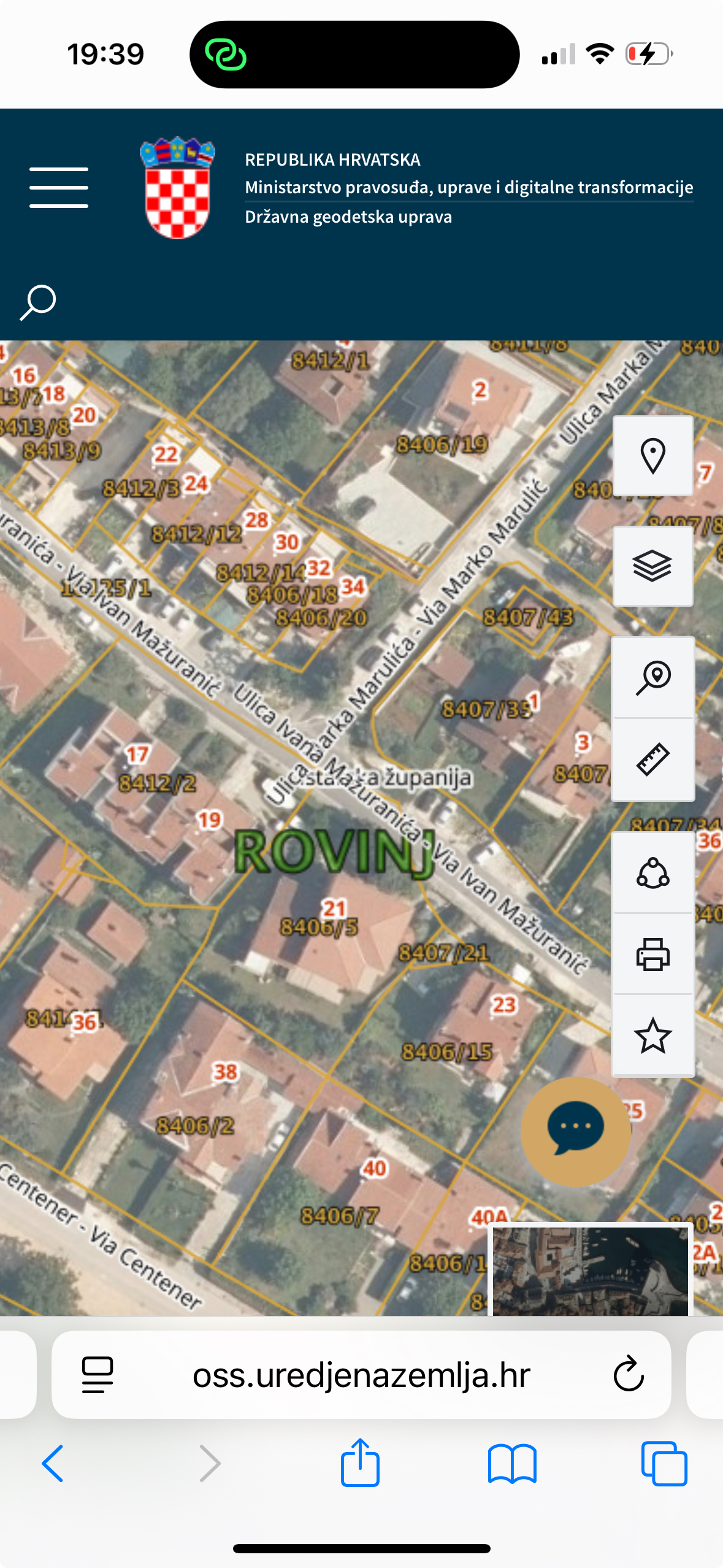 Javne površine pretvoriti u službeni parking s tablom i označenim parkirnim mjestima